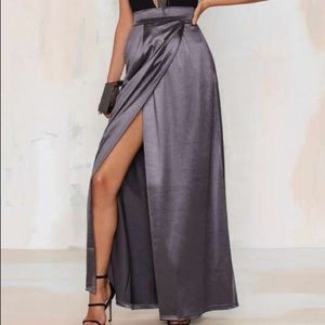 TWIN SISTER SATIN MAXI SKIRT